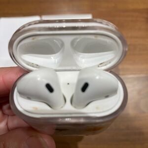 Apple AirPods with case
